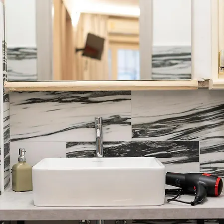 Le Stanze Sui Musei Vaticani 4*